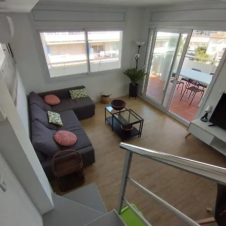 Atico Terrace: Mountain & Marina Views With Pool Apartment Roses