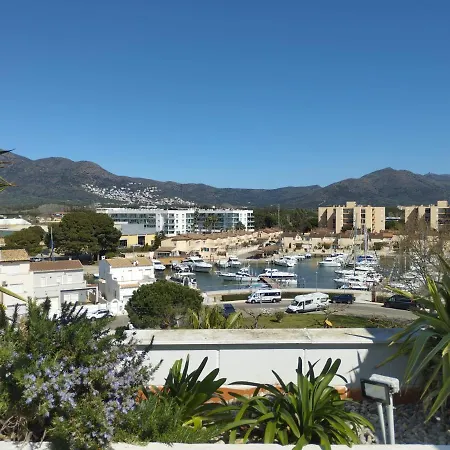 Atico Terrace: Mountain & Marina Views With Pool Roses