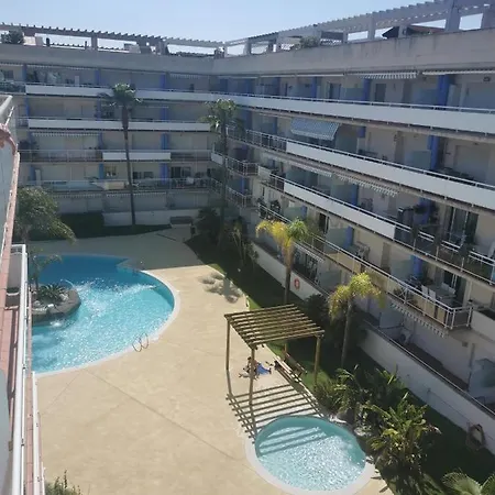 Atico Terrace: Mountain & Marina Views With Pool